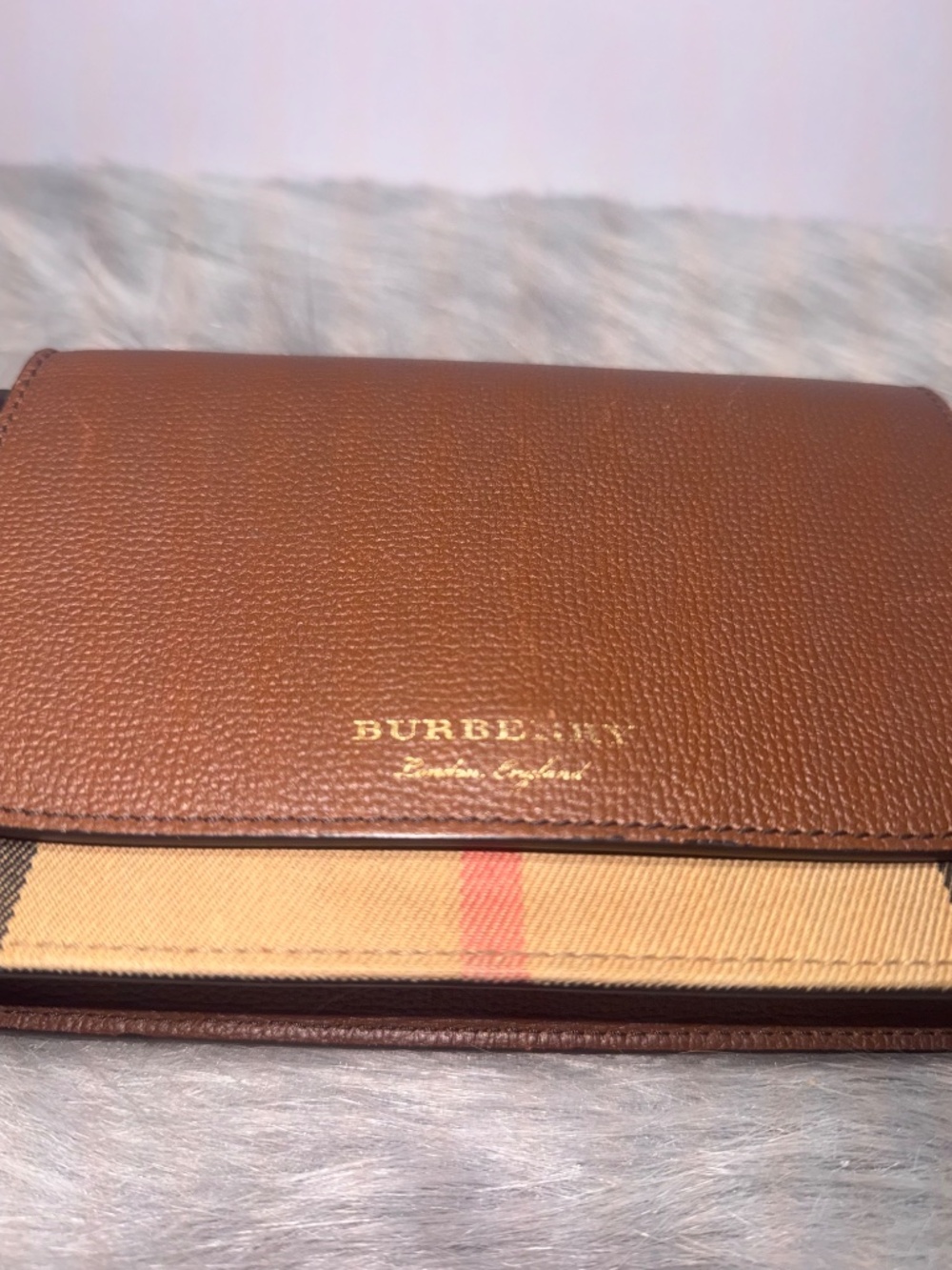 Burberry Hampshire Wallet on Chain w/COA - Picture 4 of 13